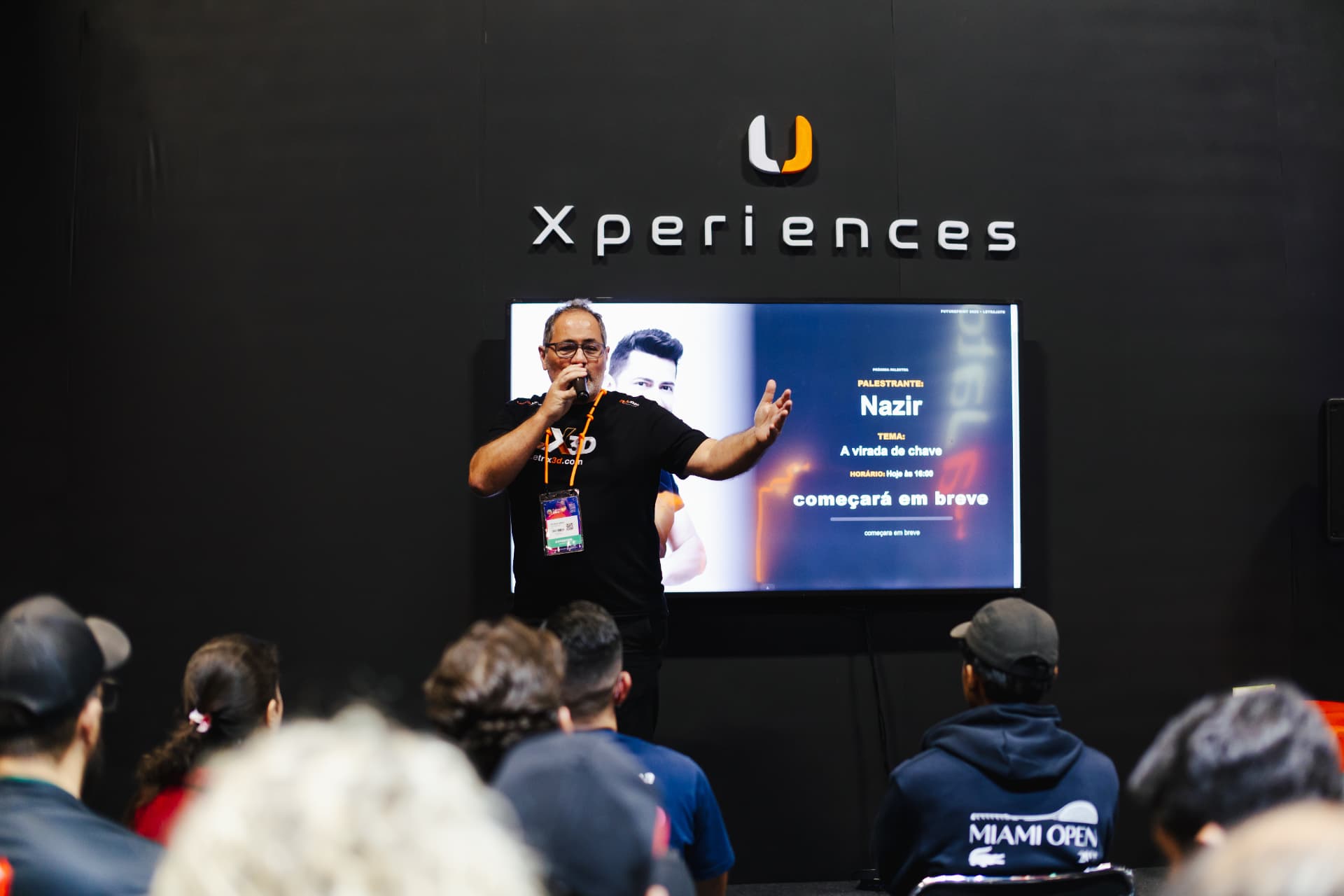 Palestra da LetraJato 3D para operadores no espaço Xperiences de uma feira do setor